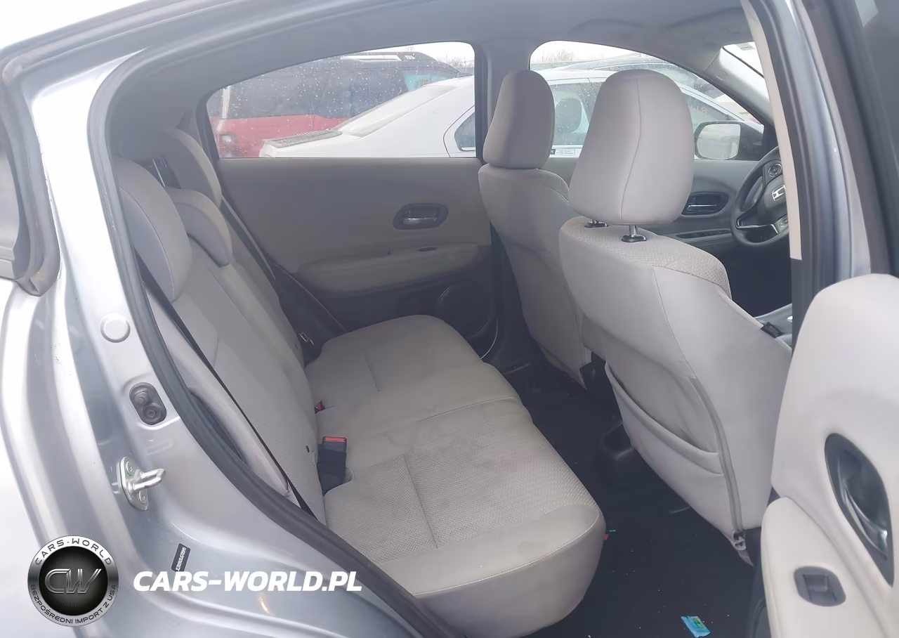 2018 Honda Hr-V Lx VIN:3CZRU5H30JG705945 - 8