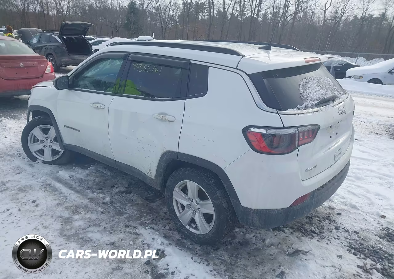 2022 Jeep Compass Latitude 4X4 VIN:3C4NJDBB7NT124981 - 3