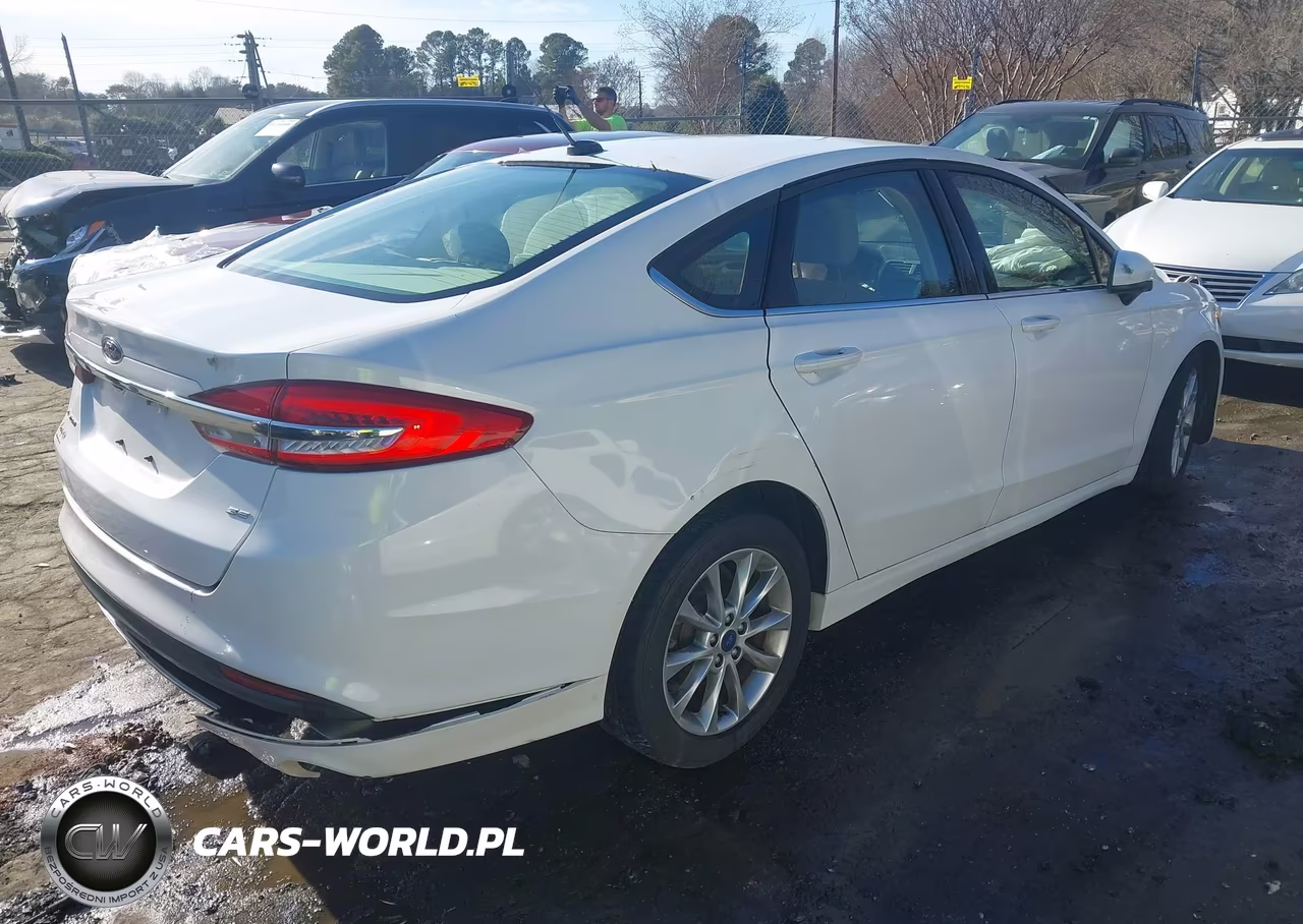 2017 Ford Fusion Se VIN:3FA6P0H74HR198641 - 4