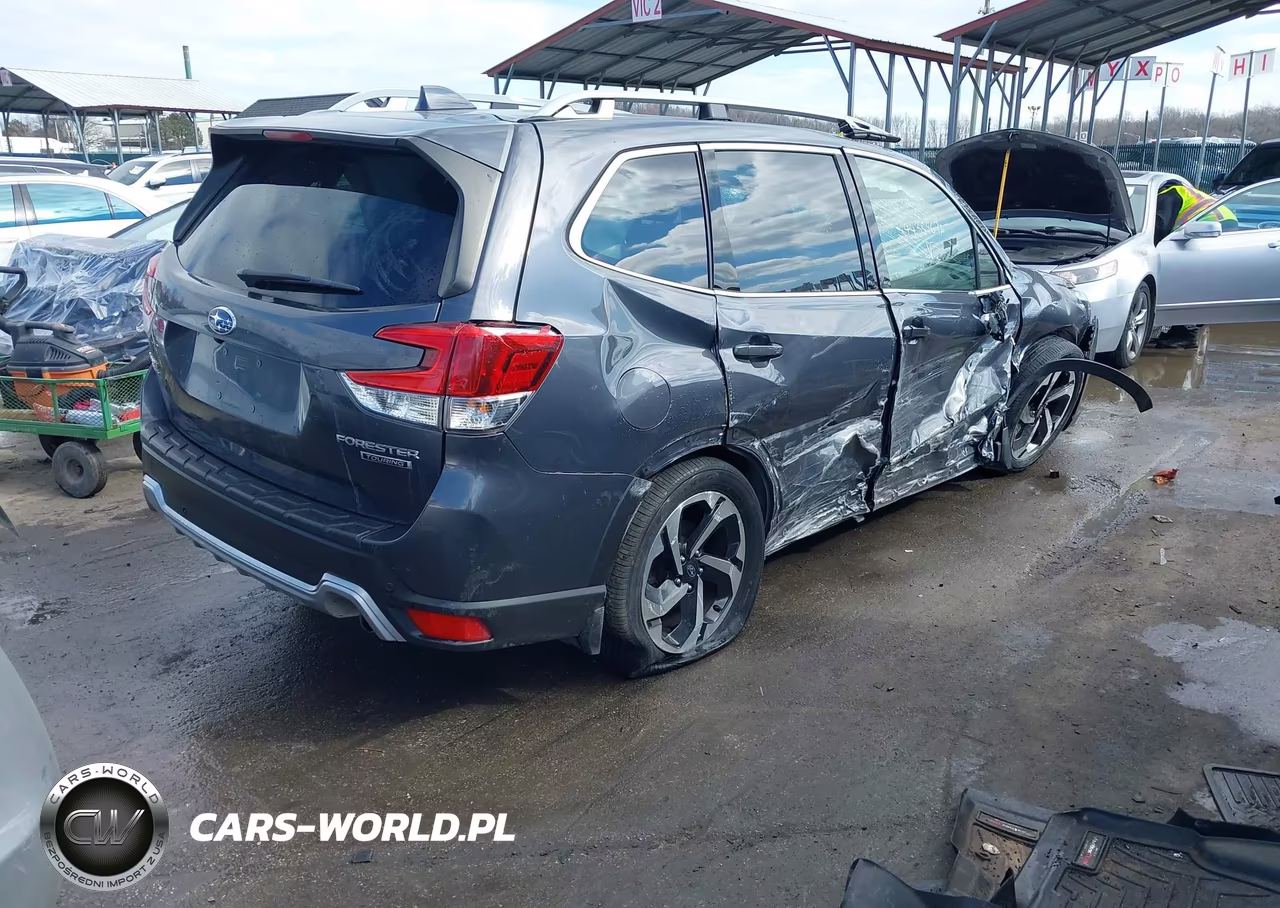 2023 Subaru Forester Touring VIN:JF2SKARC9PH470787 - 4