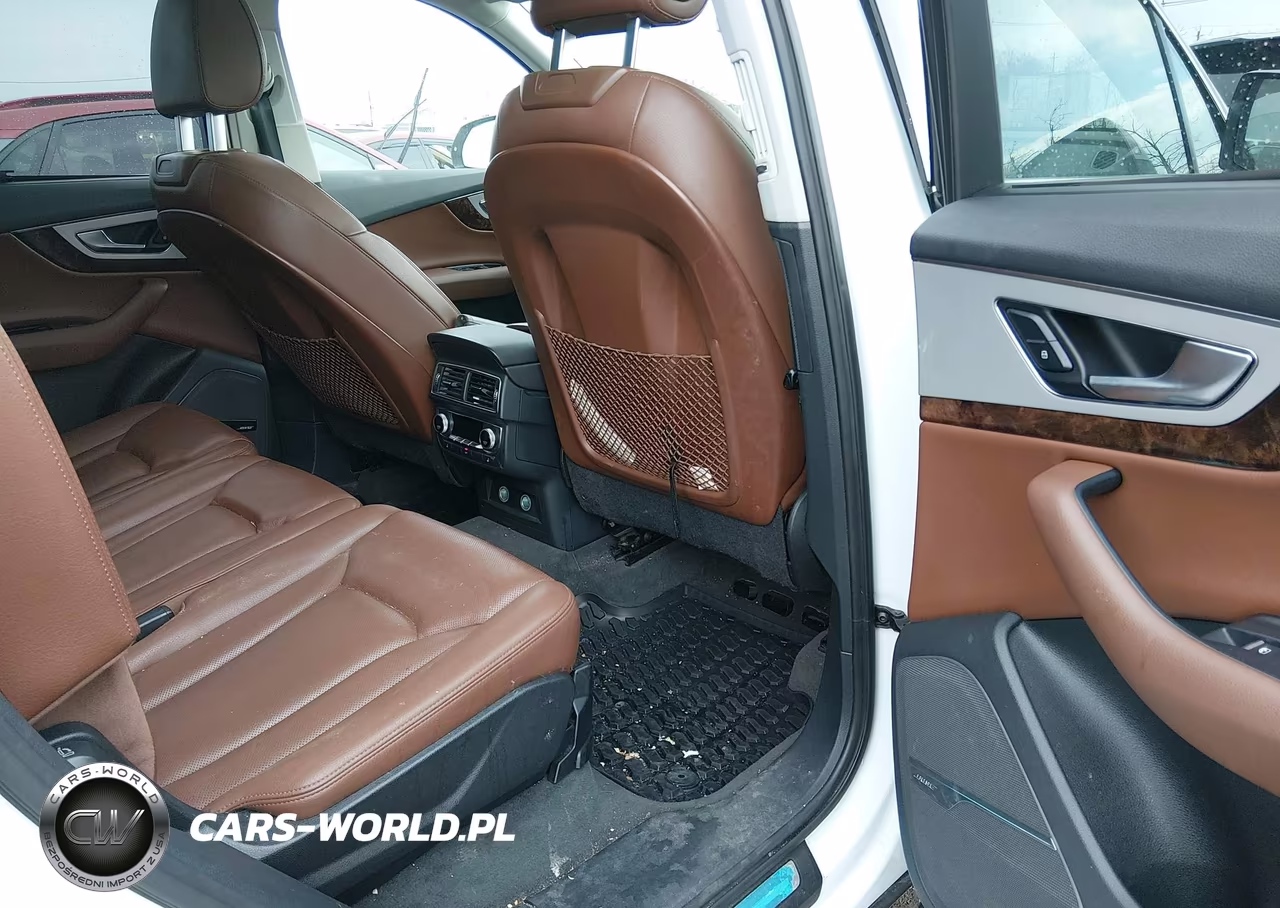 2018 Audi Q7 2.0T Premium VIN:WA1LHAF7XJD031194 - 8