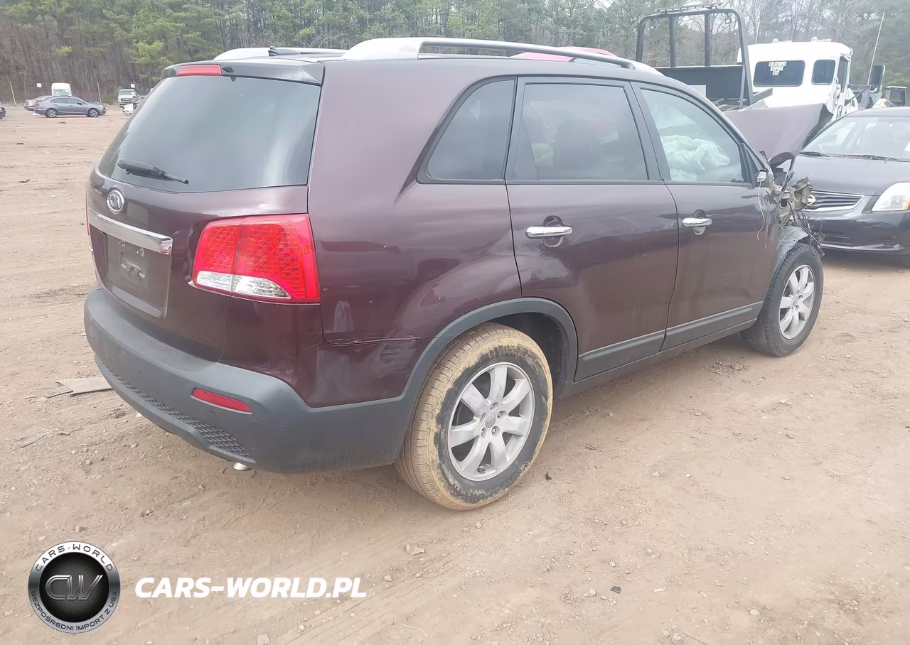 2012 Kia Sorento Lx VIN:5XYKT3A64CG308338 - 4