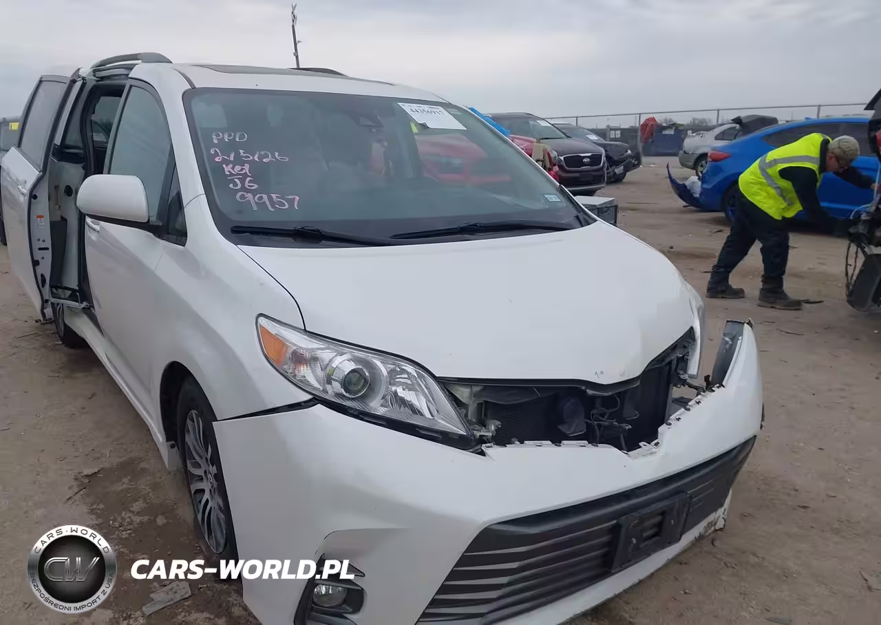 2018 Toyota Sienna Xle 8 Passenger