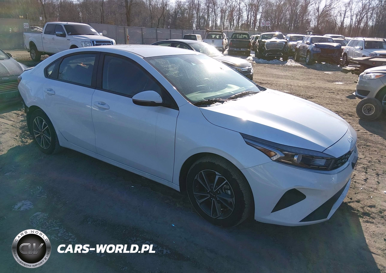 2024 Kia Forte Lxs