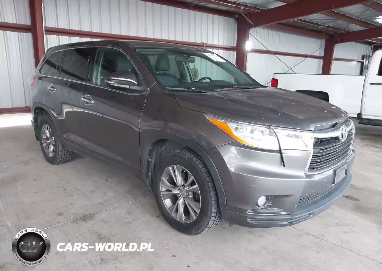 2015 Toyota Highlander Le Plus V6