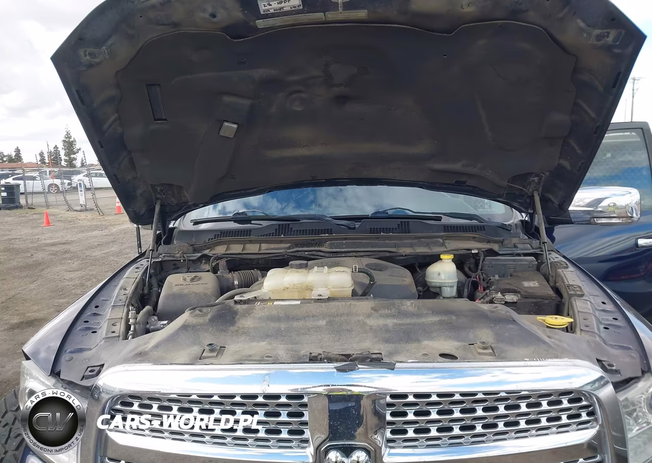 2015 Ram 1500 Laramie VIN:1C6RR7NMXFS534208 - 10
