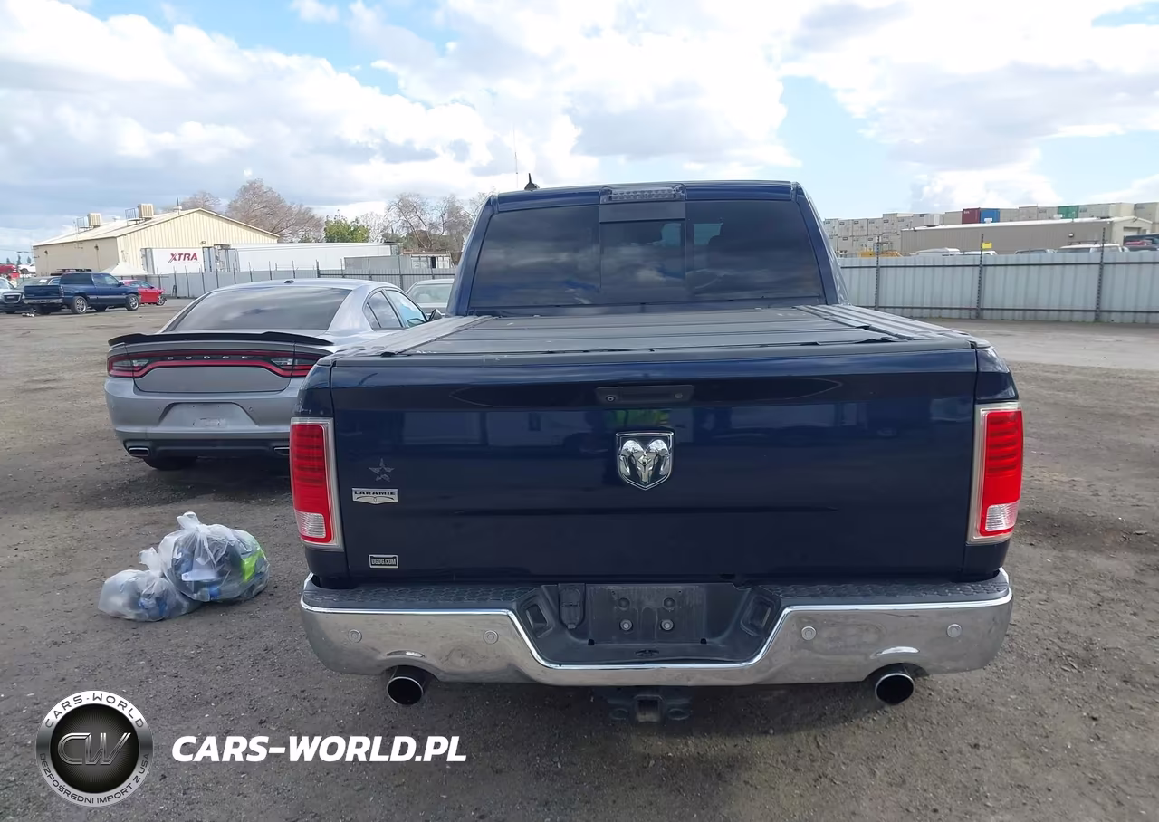 2015 Ram 1500 Laramie VIN:1C6RR7NMXFS534208 - 15