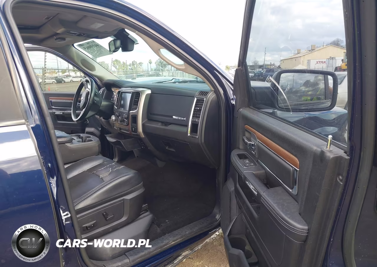 2015 Ram 1500 Laramie VIN:1C6RR7NMXFS534208 - 5