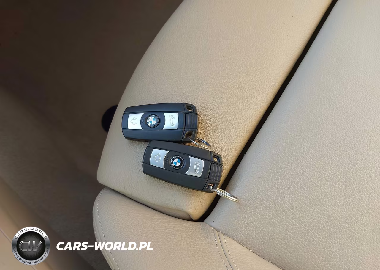 2014 BMW X1 xDrive28I VIN:WBAVL1C58EVY11790 - 11