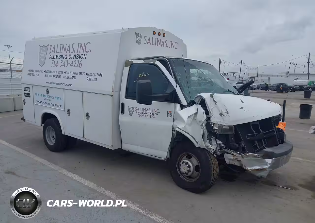 2011 Chevrolet Express Cutaway Work Van