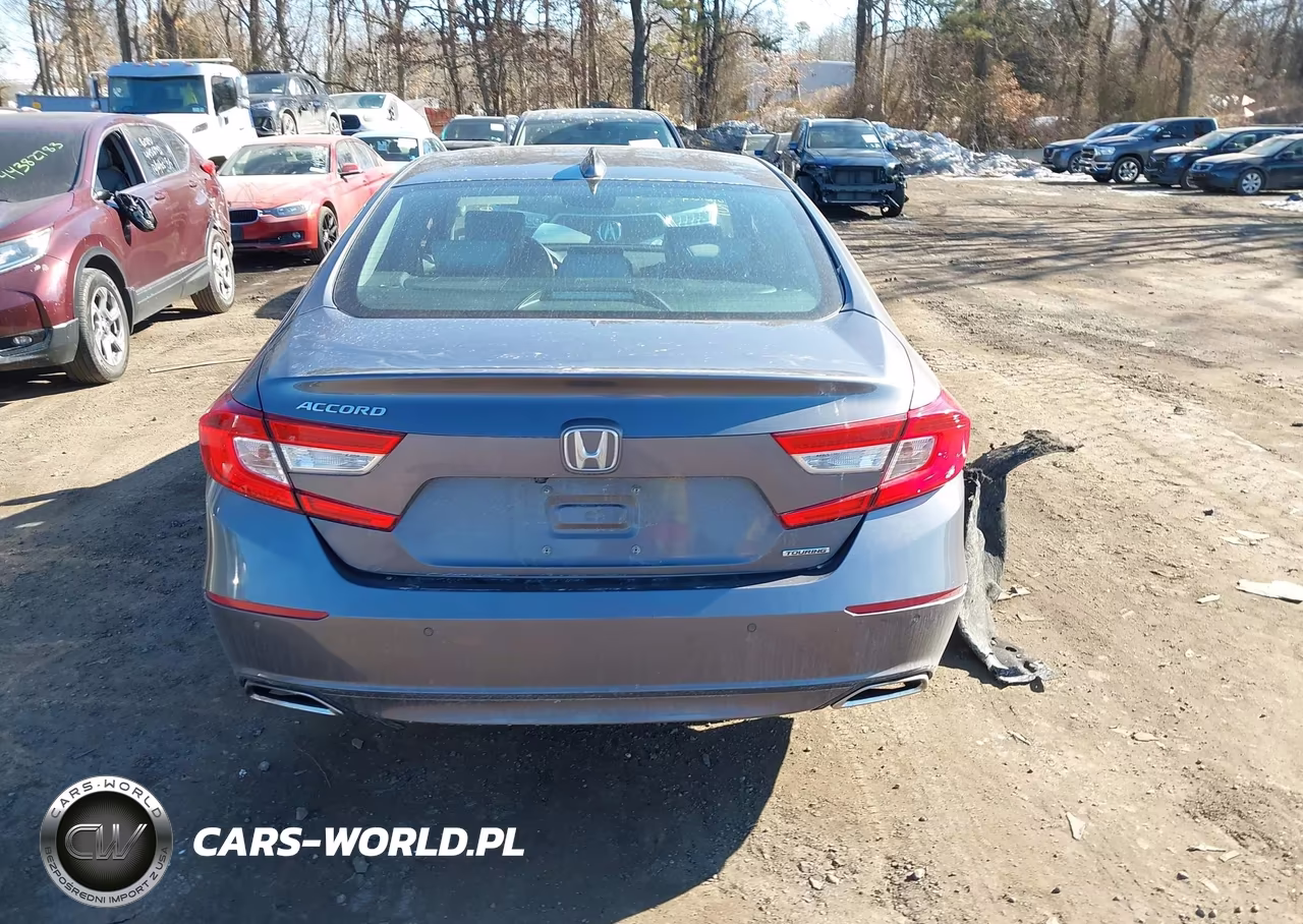 2018 Honda Accord Touring VIN:1HGCV1F94JA100187 - 16