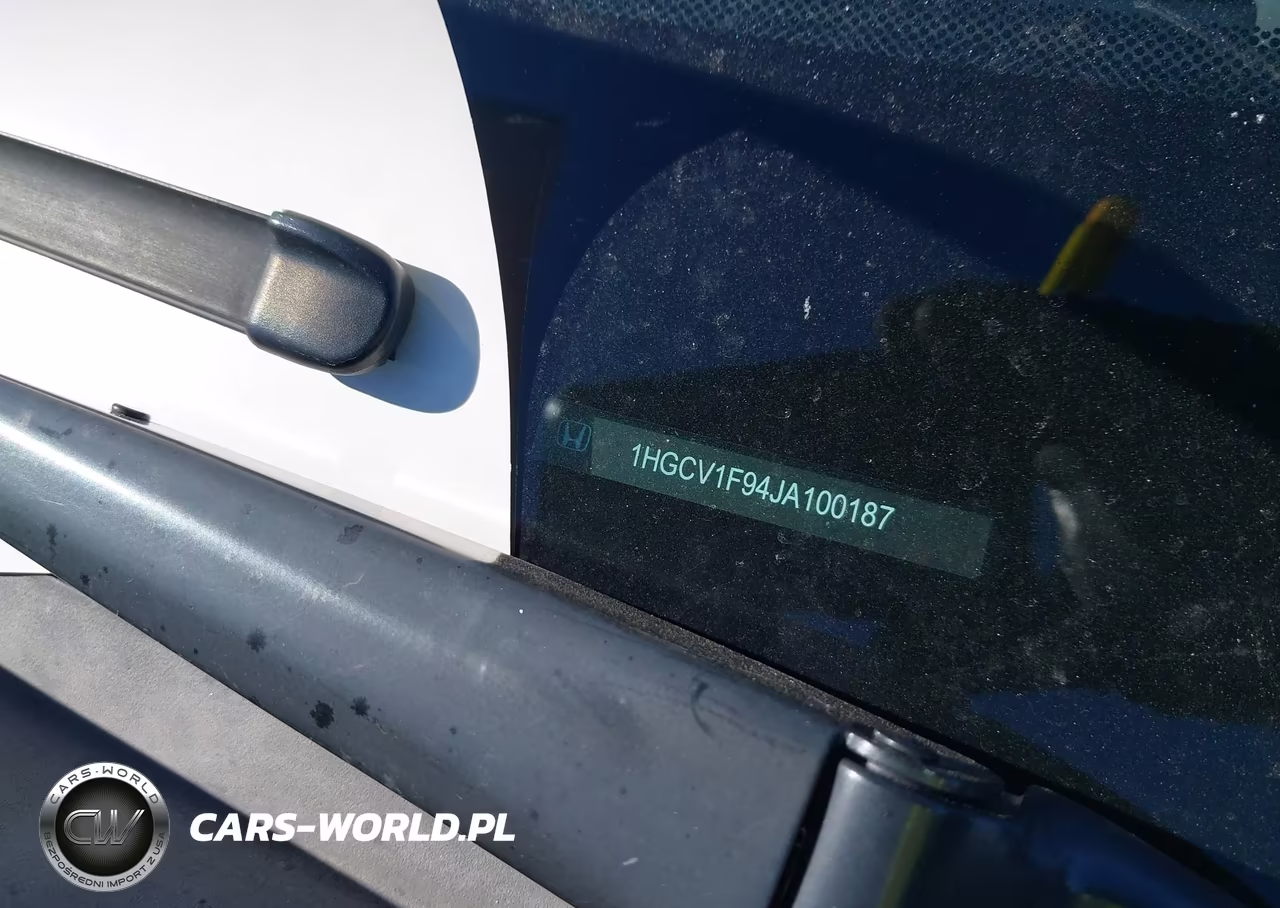 2018 Honda Accord Touring VIN:1HGCV1F94JA100187 - 17