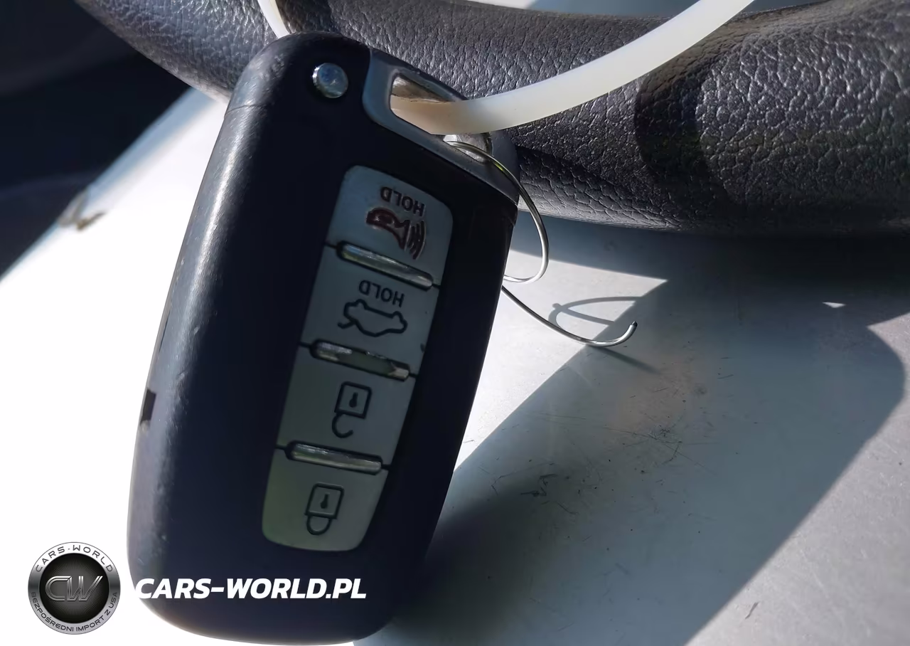 2015 Hyundai Sonata Hybrid VIN:KMHEC4A42FA138594 - 11