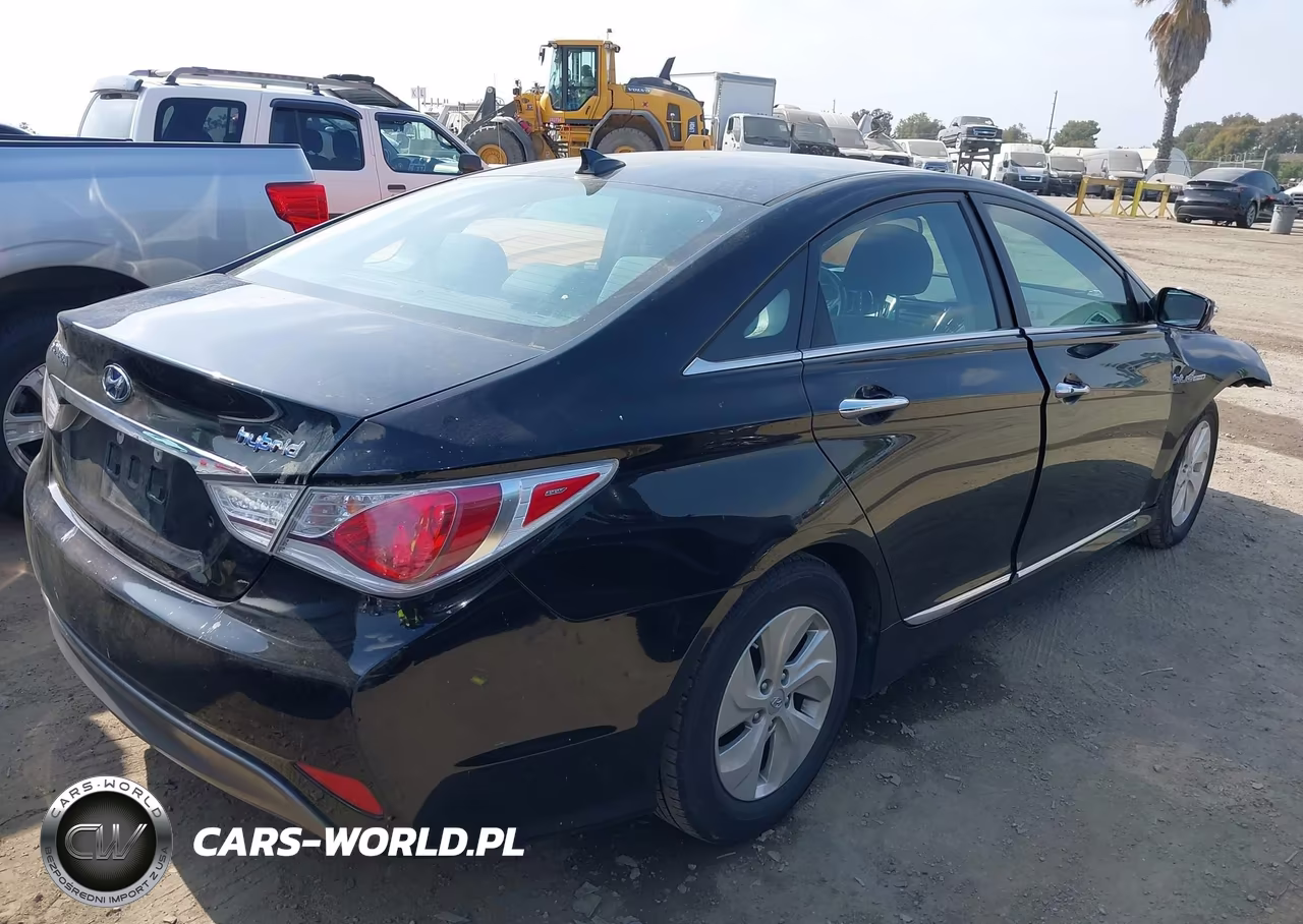 2015 Hyundai Sonata Hybrid VIN:KMHEC4A42FA138594 - 4