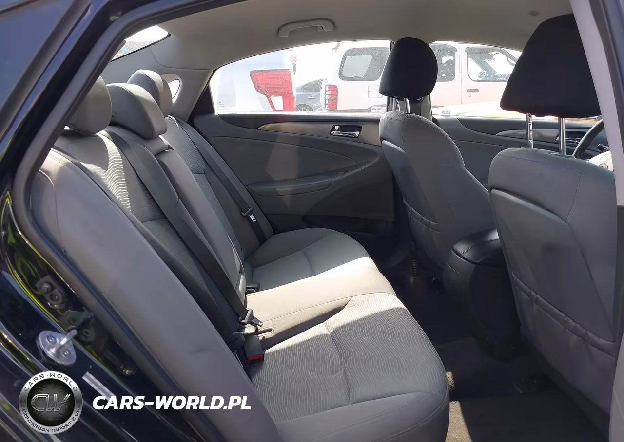 2015 Hyundai Sonata Hybrid VIN:KMHEC4A42FA138594 - 8