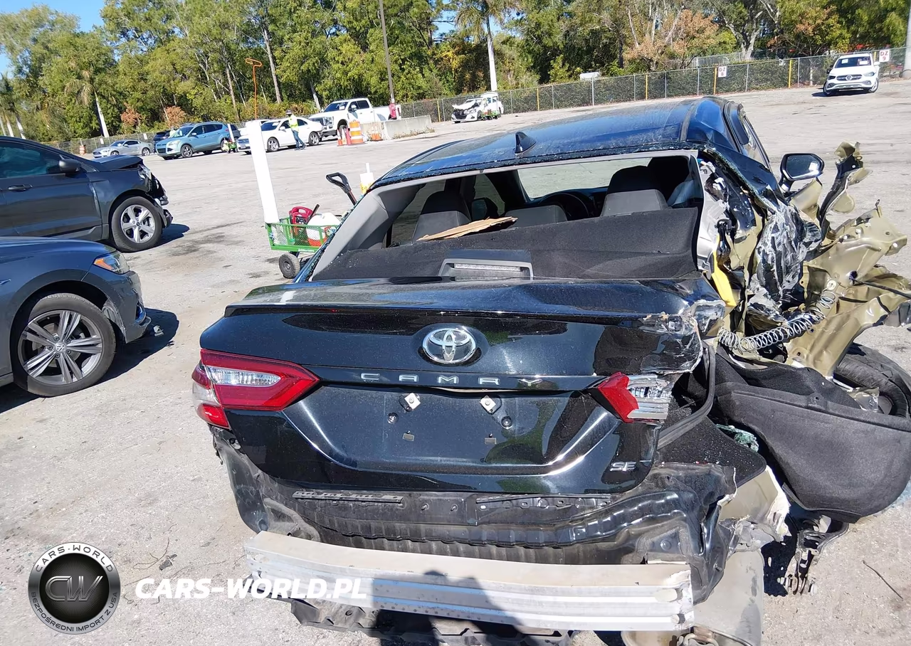 2019 Toyota Camry Se VIN:4T1B11HK7KU293677 - 17