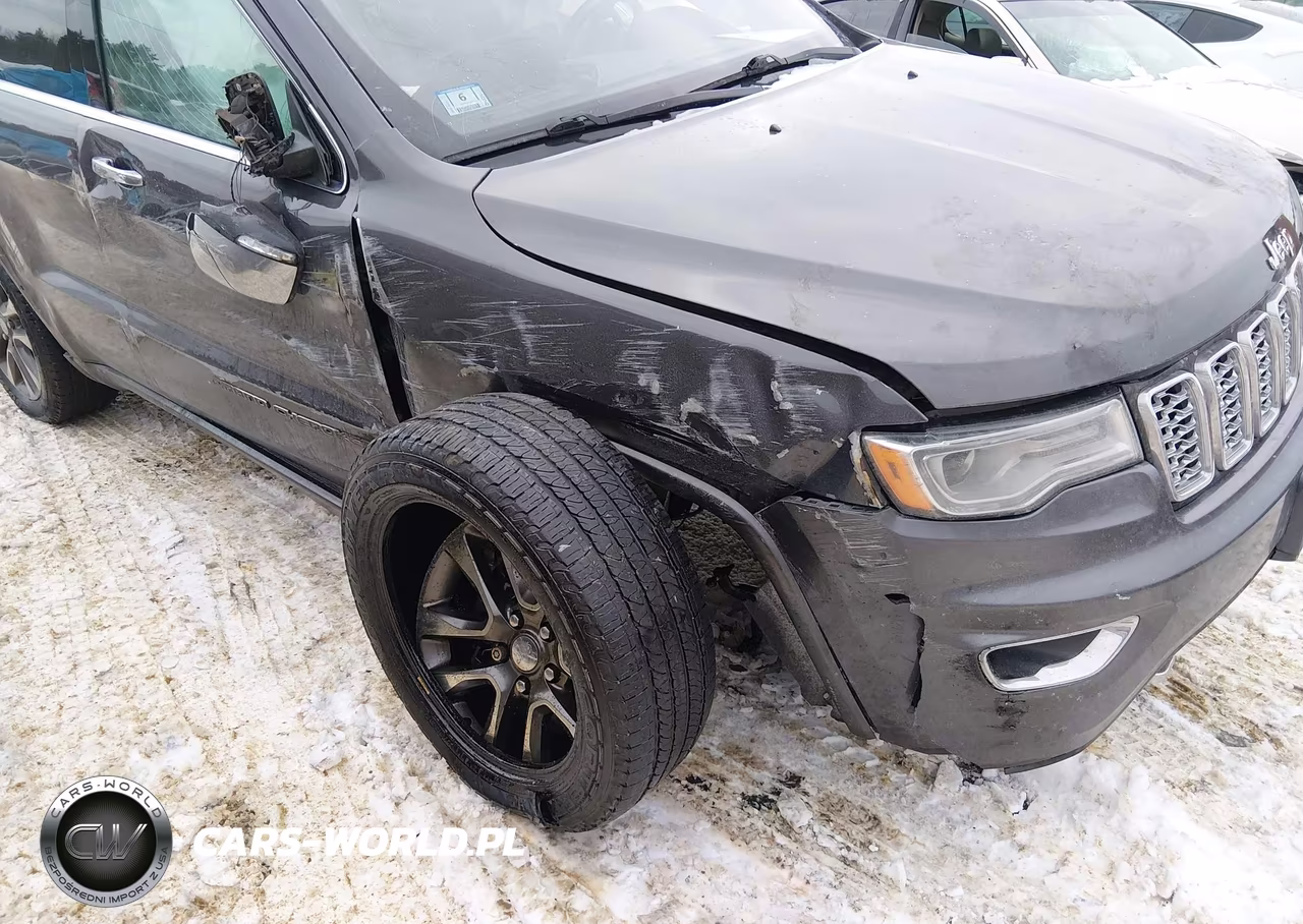 2017 Jeep Grand Cherokee Overland 4X4 VIN:1C4RJFCG0HC954466 - 17
