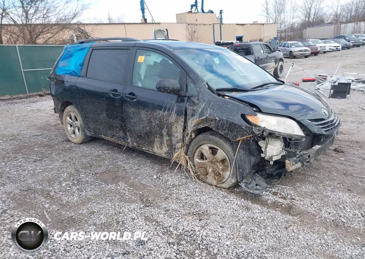 2016 Toyota Sienna Le 8 Passenger