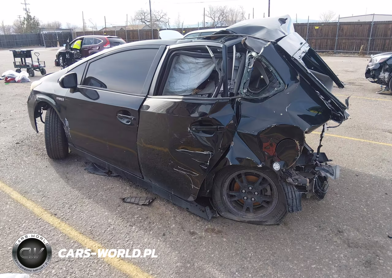 2014 Toyota Prius Two VIN:JTDKN3DU9E1738549 - 3