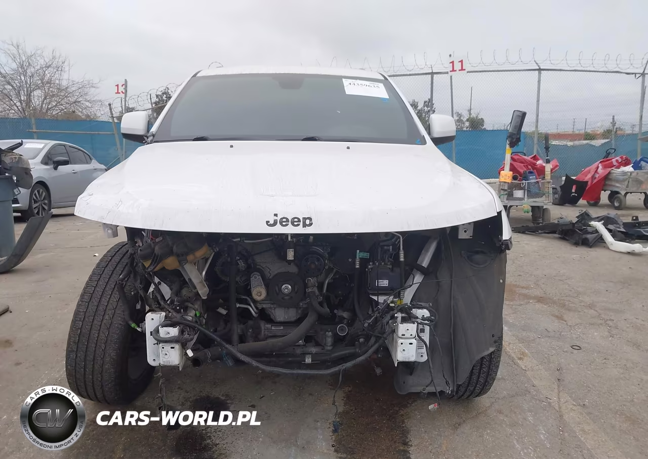 2018 Jeep Grand Cherokee Altitude 4X2 VIN:1C4RJEAGXJC197398 - 13