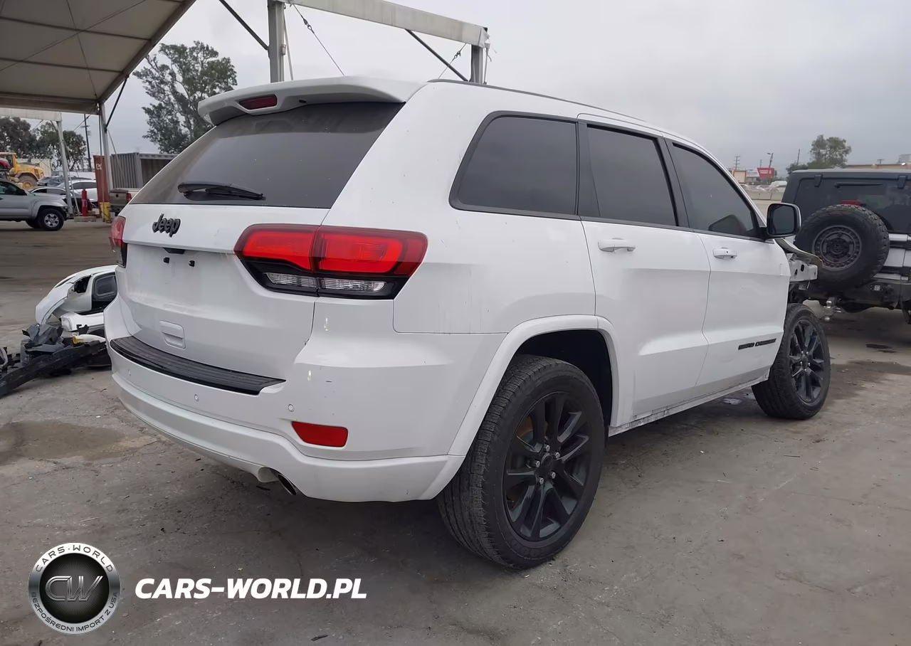 2018 Jeep Grand Cherokee Altitude 4X2 VIN:1C4RJEAGXJC197398 - 4