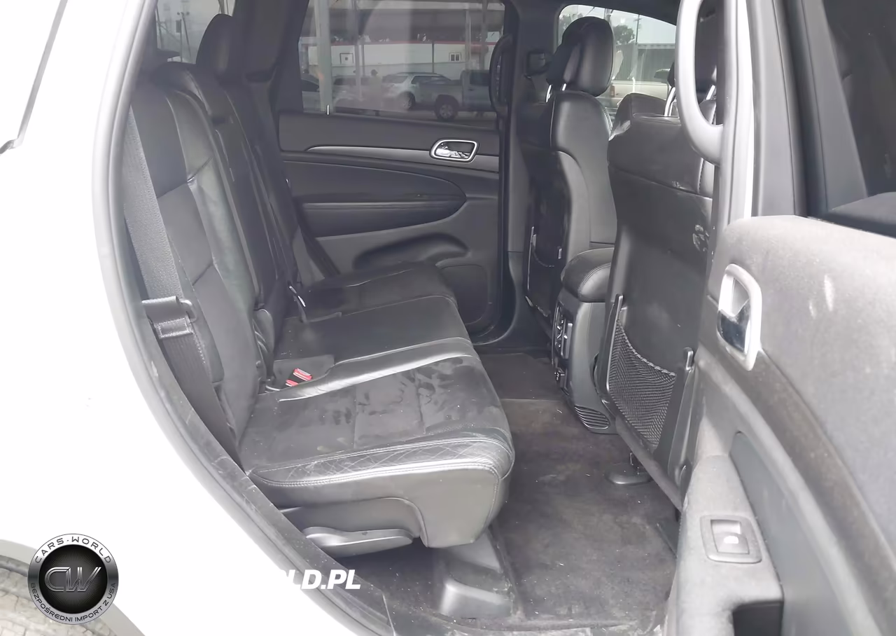 2018 Jeep Grand Cherokee Altitude 4X2 VIN:1C4RJEAGXJC197398 - 8