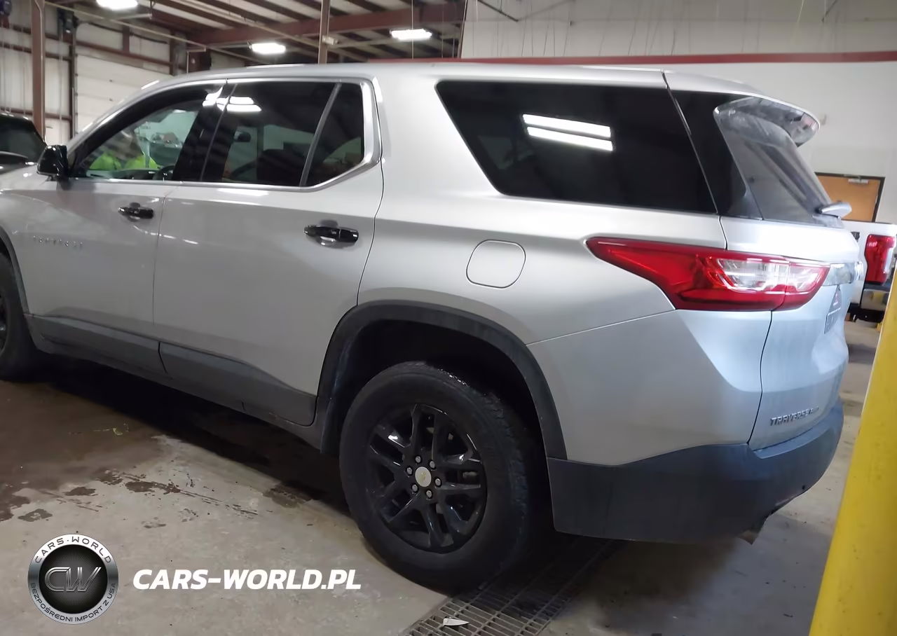 2019 Chevrolet Traverse Ls VIN:1GNEVFKW5KJ251869 - 3