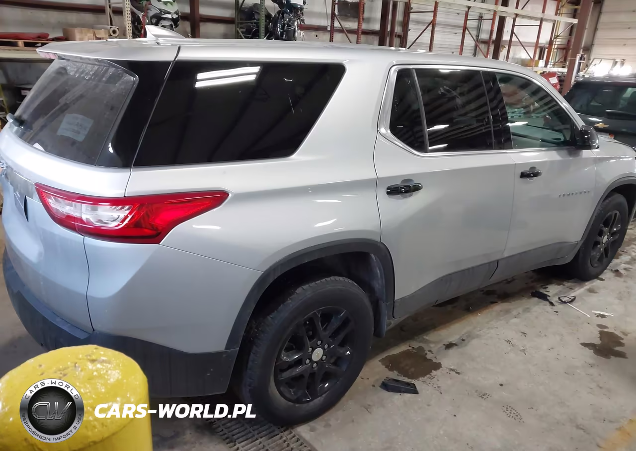 2019 Chevrolet Traverse Ls VIN:1GNEVFKW5KJ251869 - 4