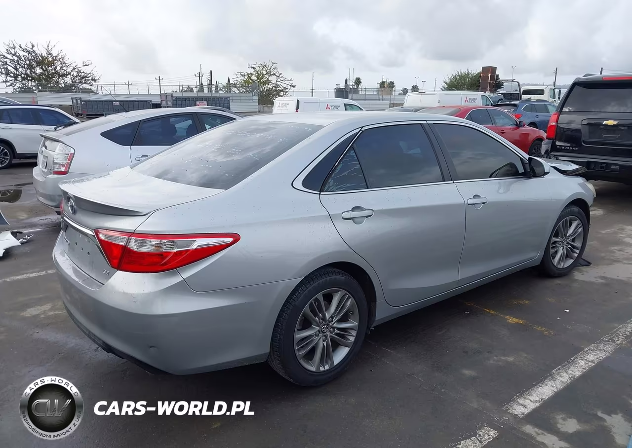 2016 Toyota Camry Se VIN:4T1BF1FK4GU239037 - 4