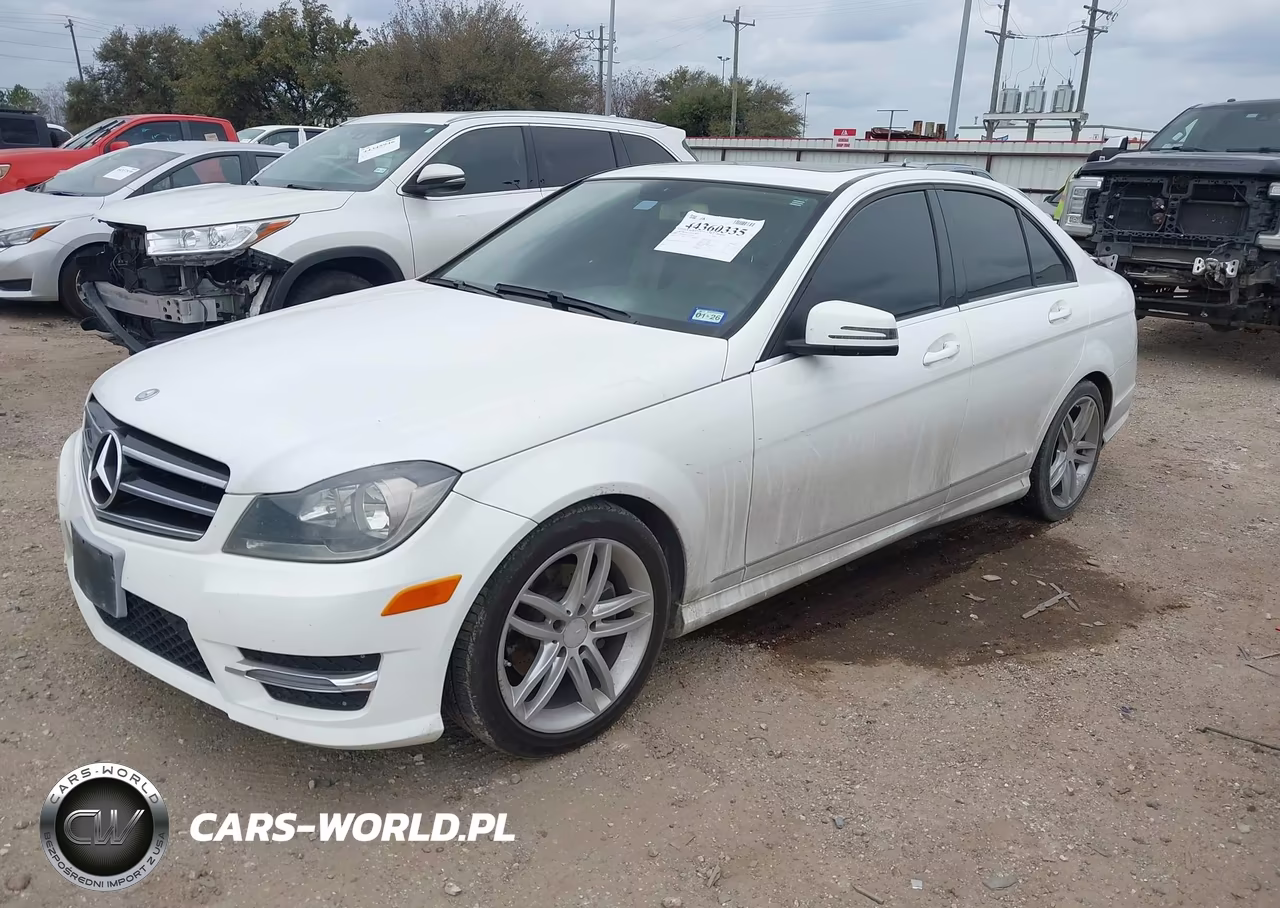 2014 Mercedes-Benz C 250 Sport VIN:WDDGF4HB2ER307835 - 2