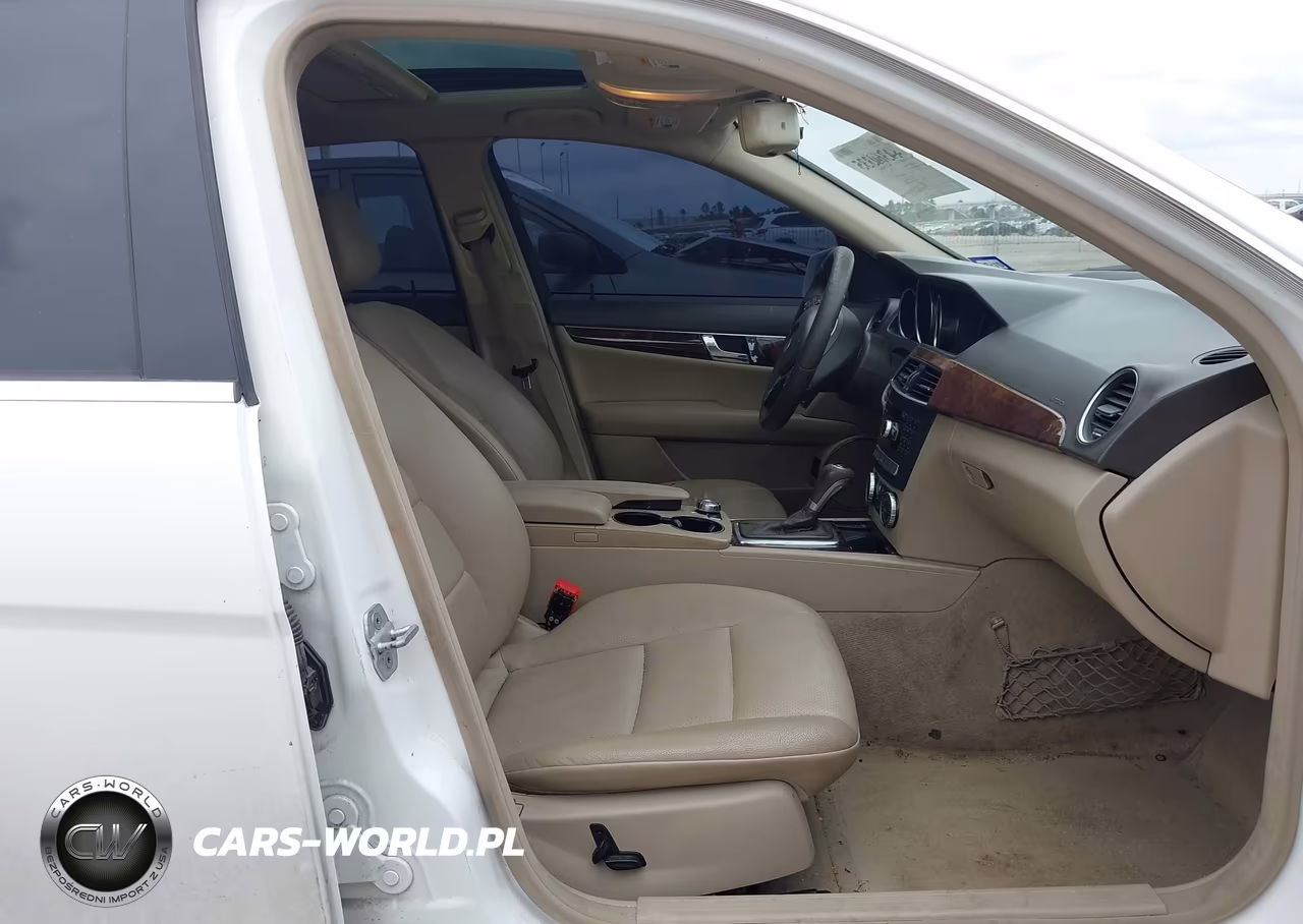 2014 Mercedes-Benz C 250 Sport VIN:WDDGF4HB2ER307835 - 5