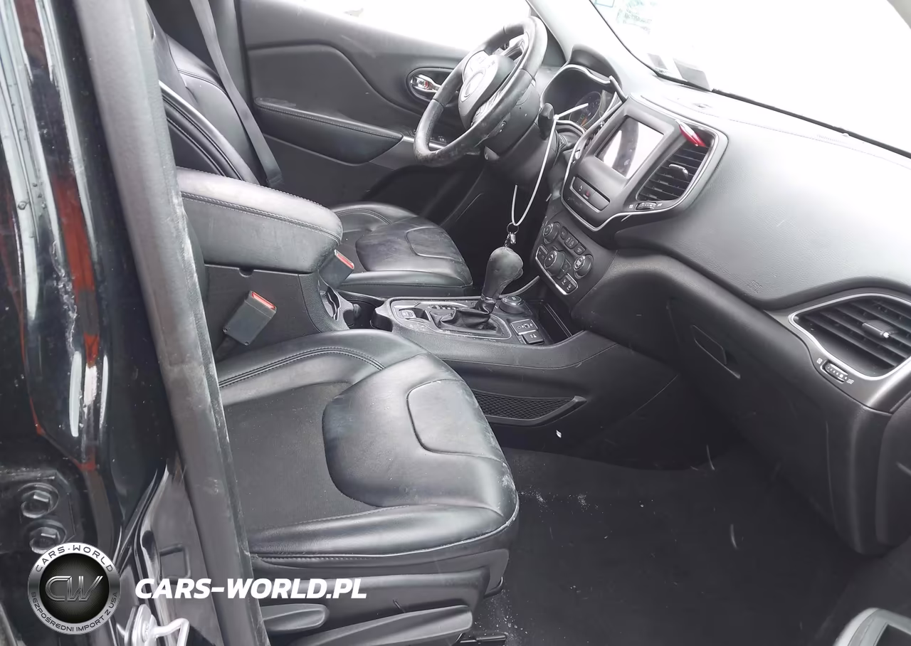 2020 Jeep Cherokee Latitude Plus 4X4 VIN:1C4PJMLX9LD502191 - 5