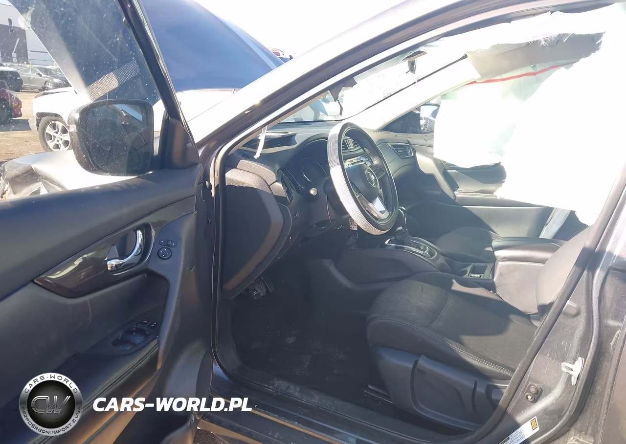2019 Nissan Rogue S VIN:5N1AT2MT8KC713012 - 5