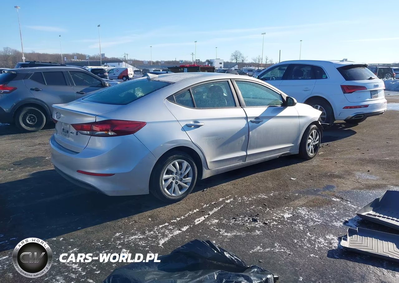 2018 Hyundai Elantra Se VIN:5NPD74LF7JH389762 - 4