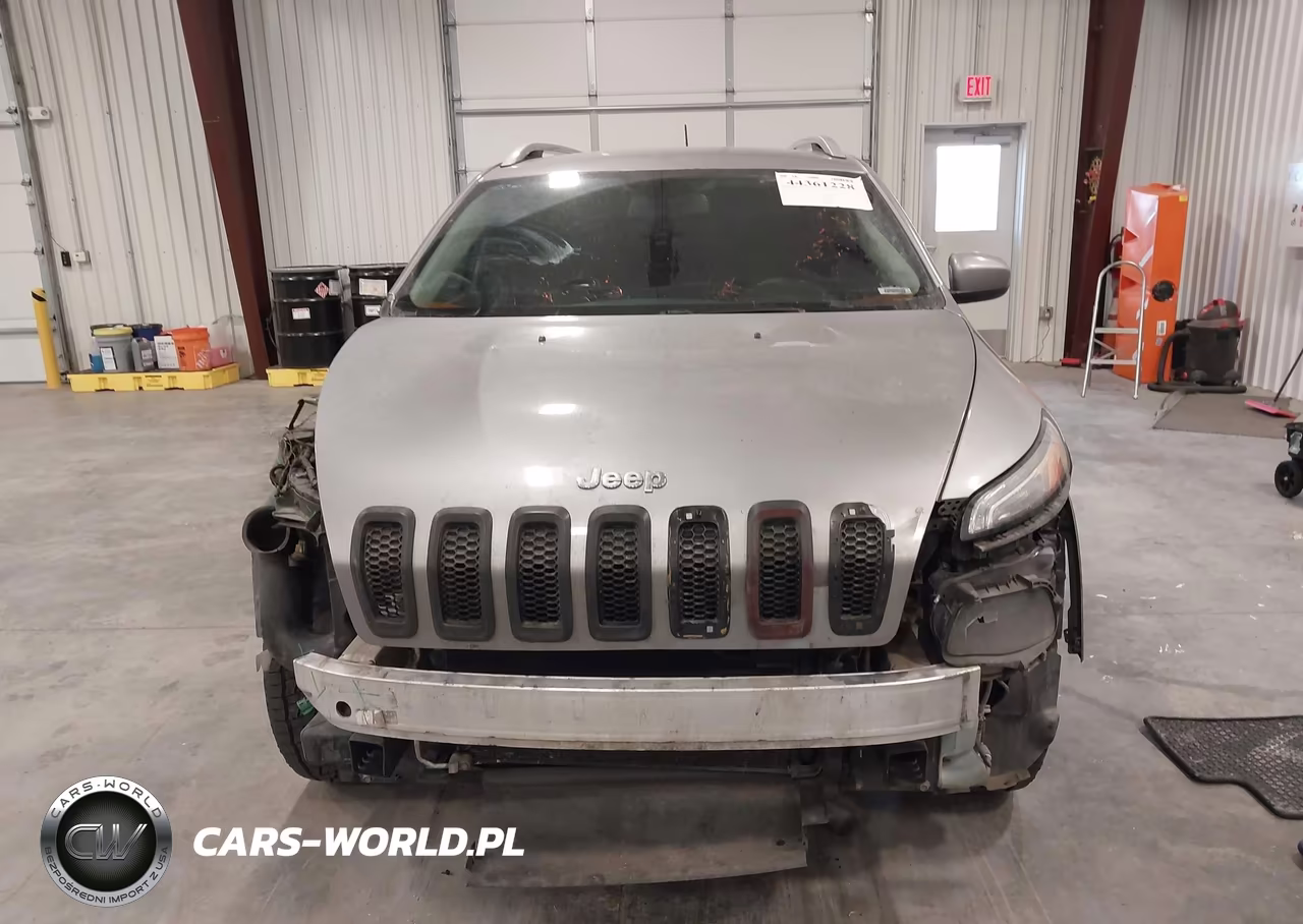 2017 Jeep Cherokee Latitude 4X4 VIN:1C4PJMCS7HW557075 - 13