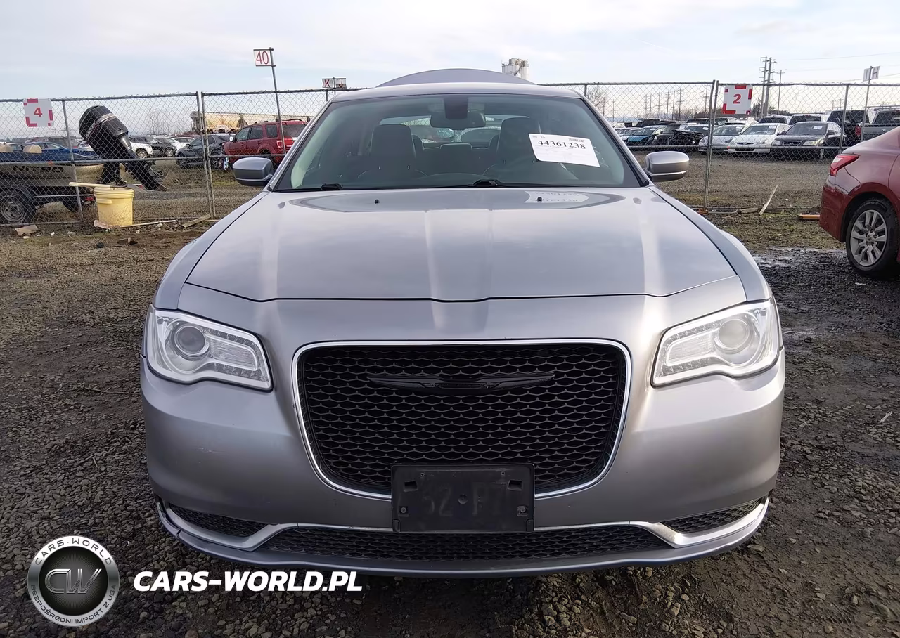 2016 Chrysler 300 Limited VIN:2C3CCAAG0GH229746 - 13