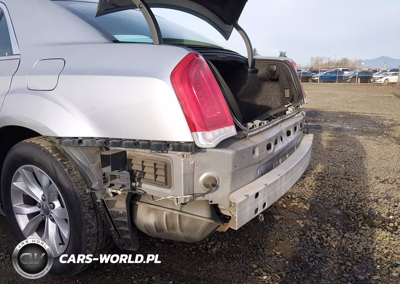 2016 Chrysler 300 Limited VIN:2C3CCAAG0GH229746 - 19