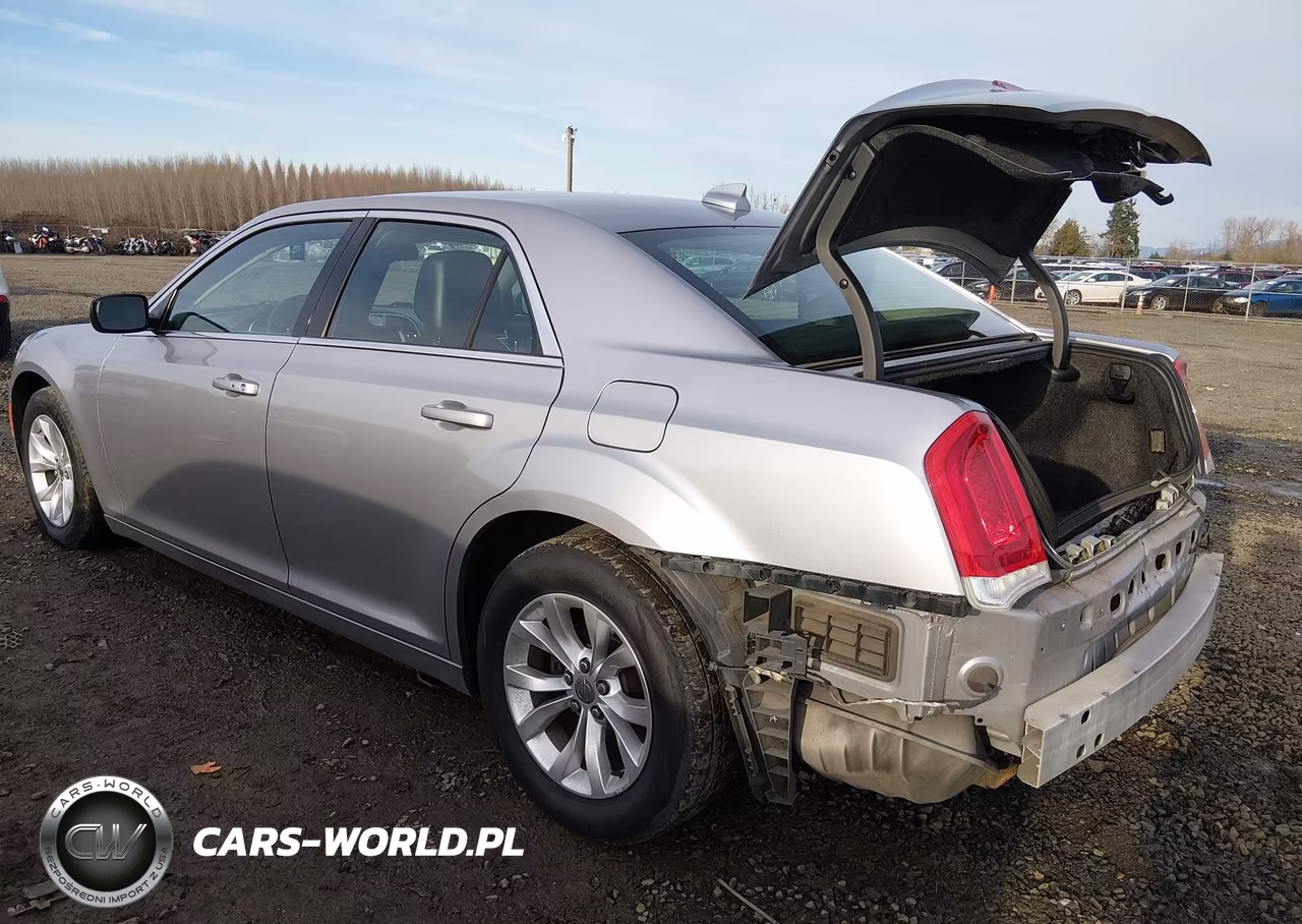 2016 Chrysler 300 Limited VIN:2C3CCAAG0GH229746 - 3