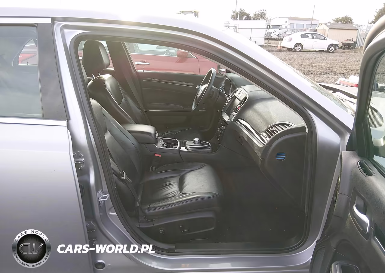 2016 Chrysler 300 Limited VIN:2C3CCAAG0GH229746 - 5