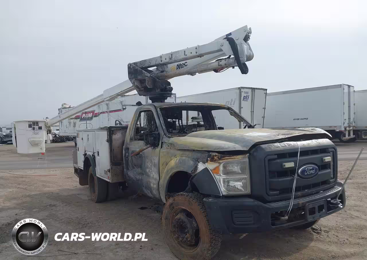 2013 Ford F-550 Chassis Xl