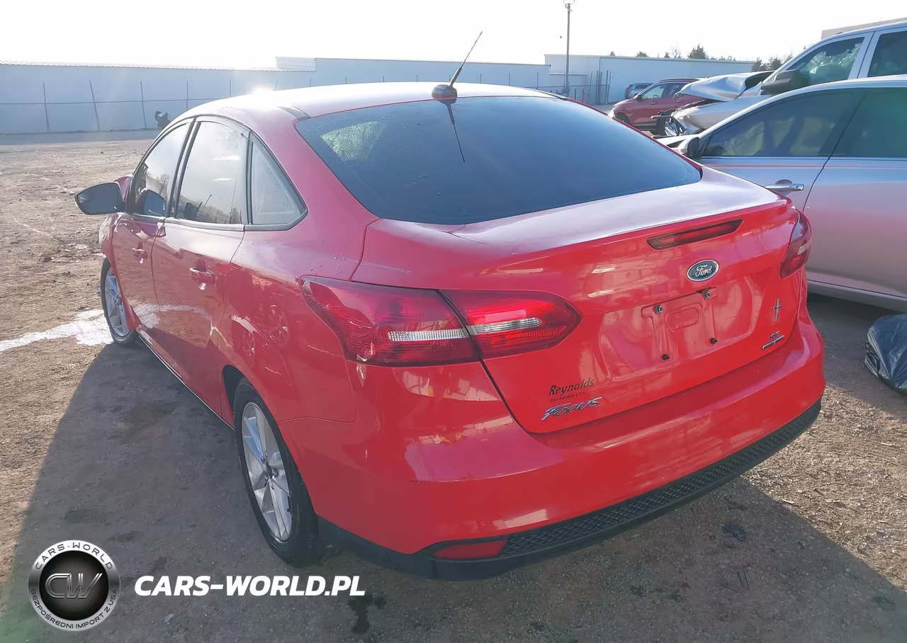 2015 Ford Focus Se VIN:1FADP3F22FL277141 - 3