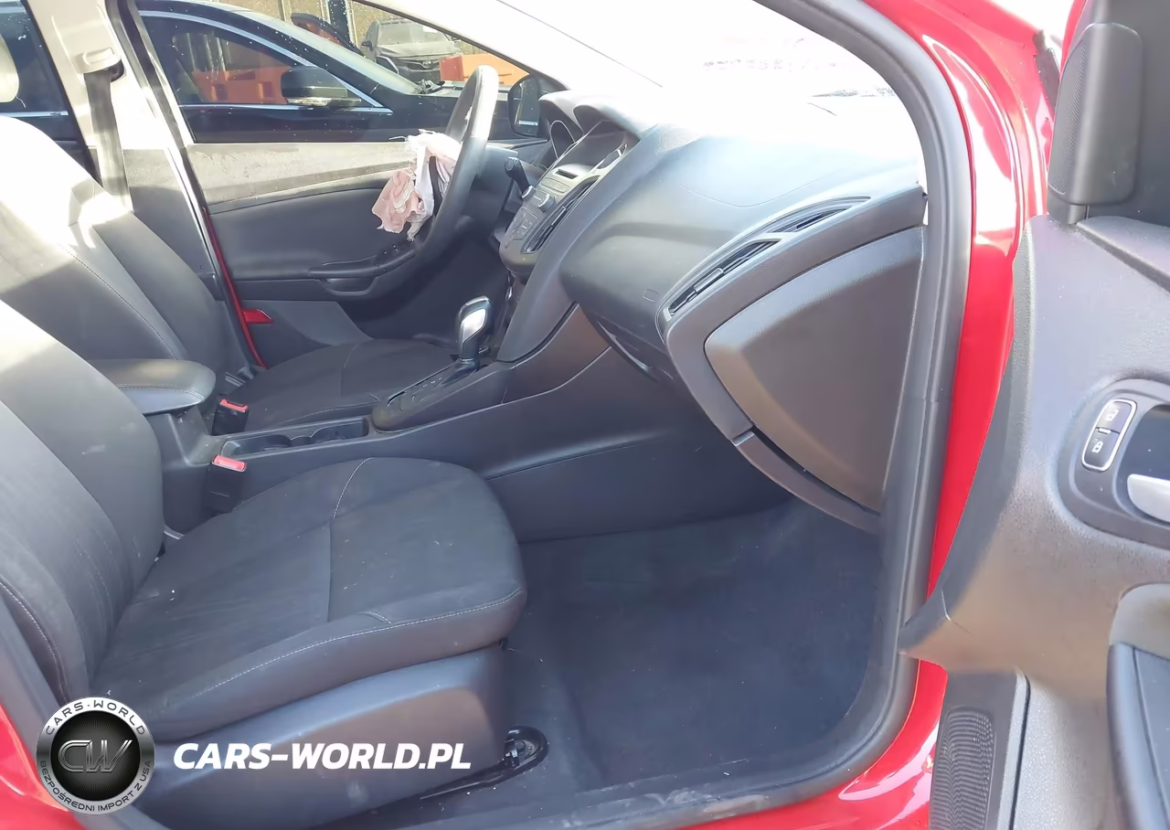 2015 Ford Focus Se VIN:1FADP3F22FL277141 - 5