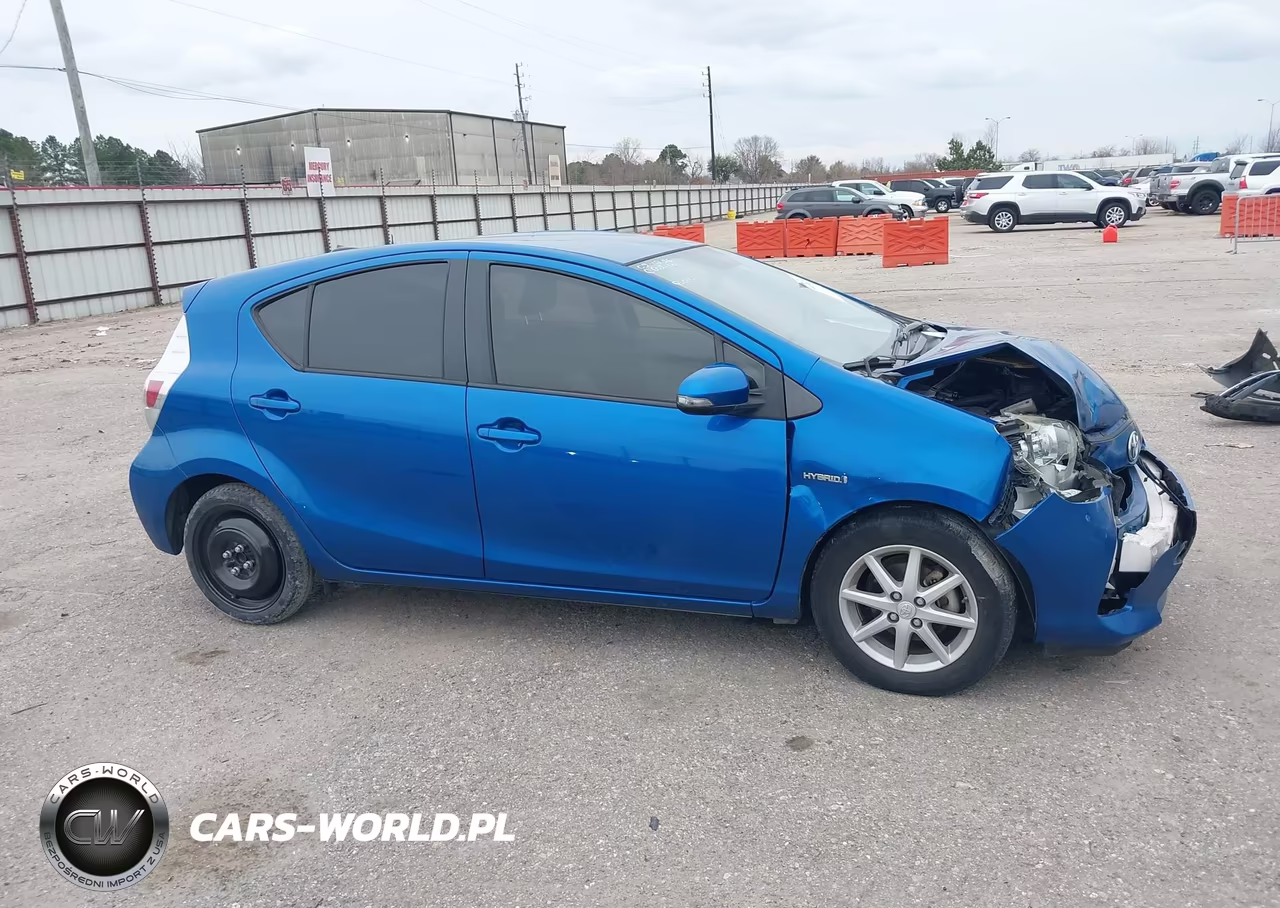 2014 Toyota Prius C Three VIN:JTDKDTB34E1061214 - 12