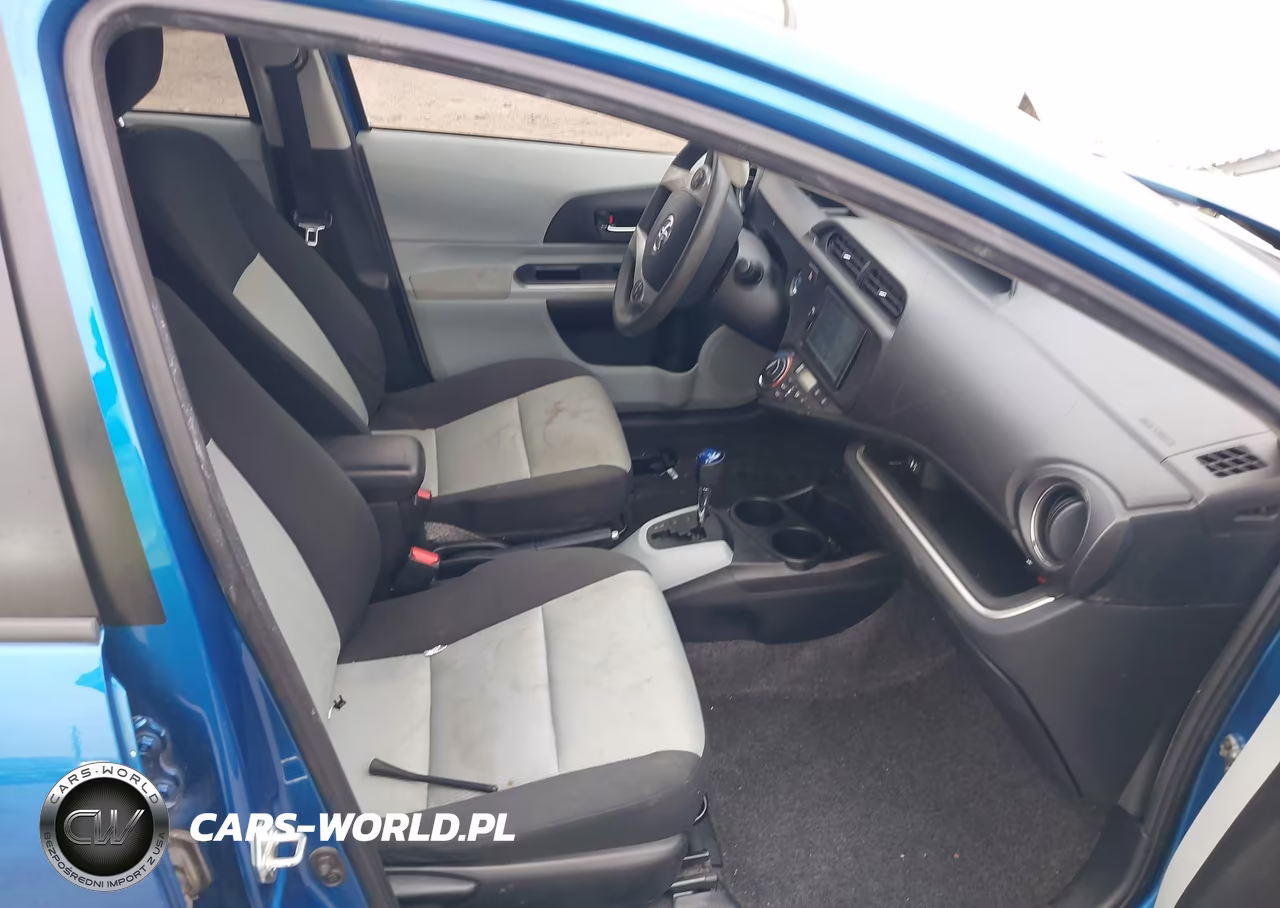 2014 Toyota Prius C Three VIN:JTDKDTB34E1061214 - 5