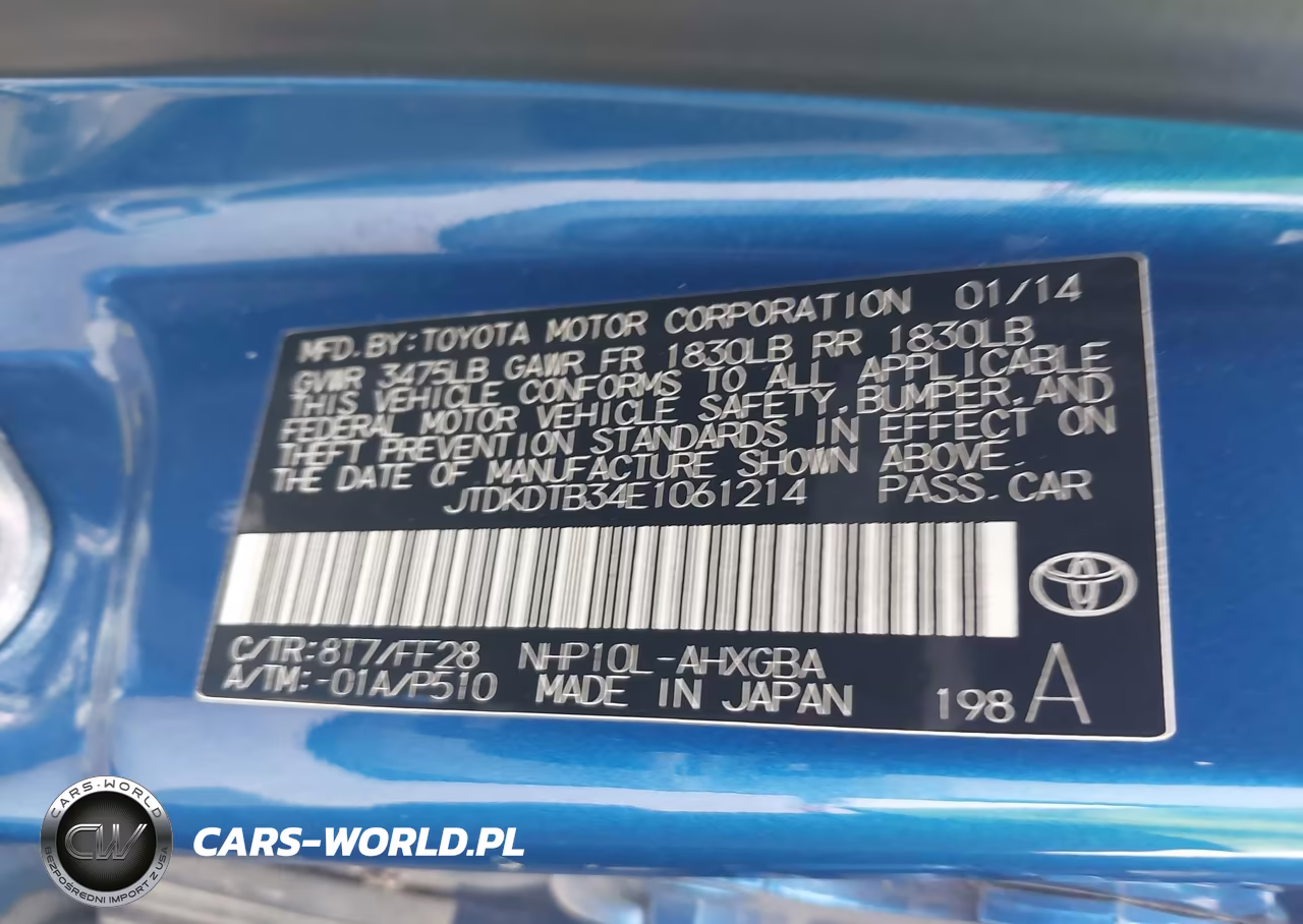 2014 Toyota Prius C Three VIN:JTDKDTB34E1061214 - 9
