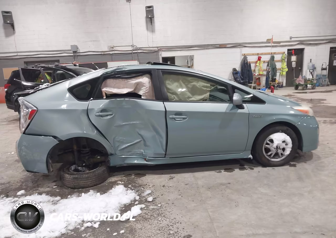 2012 Toyota Prius Three VIN:JTDKN3DU8C5394525 - 13