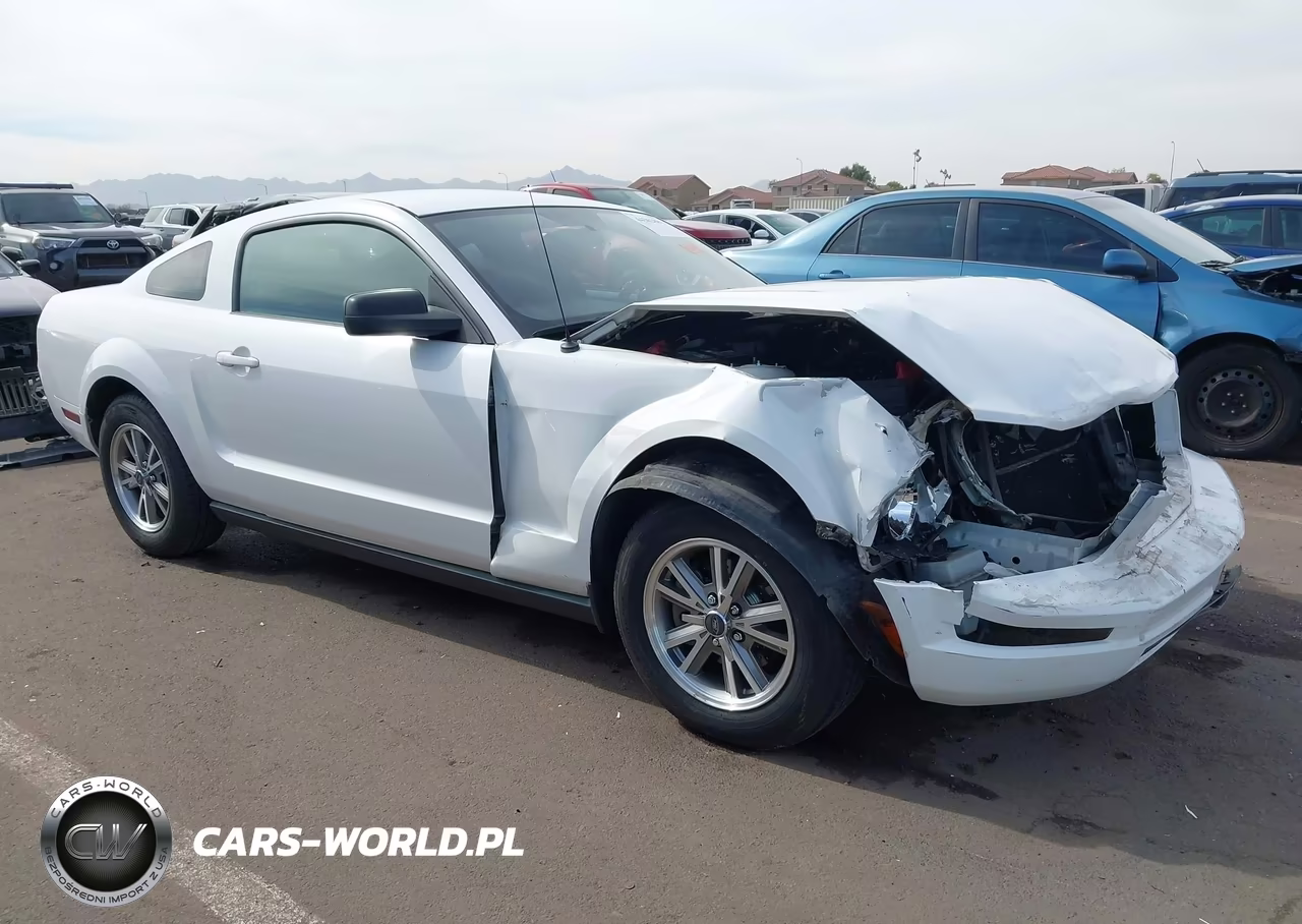 2005 Ford Mustang V6 Deluxe-V6 Premium – zdjęcie 1 z 17