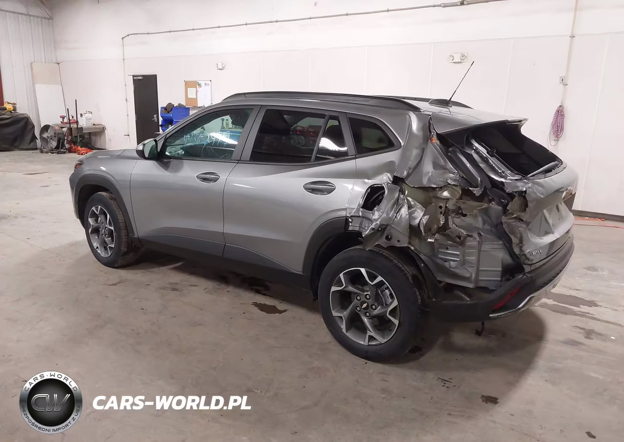 2025 Chevrolet Trax Fwd Lt VIN:KL77LHEP5SC012220 - 3