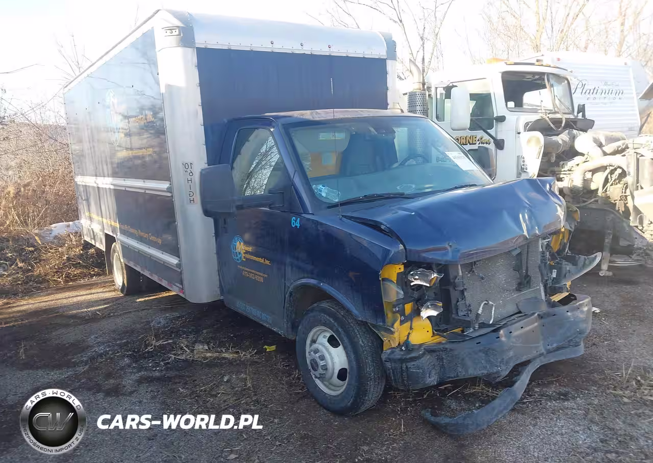 2021 GMC Savana Cutaway Work Van