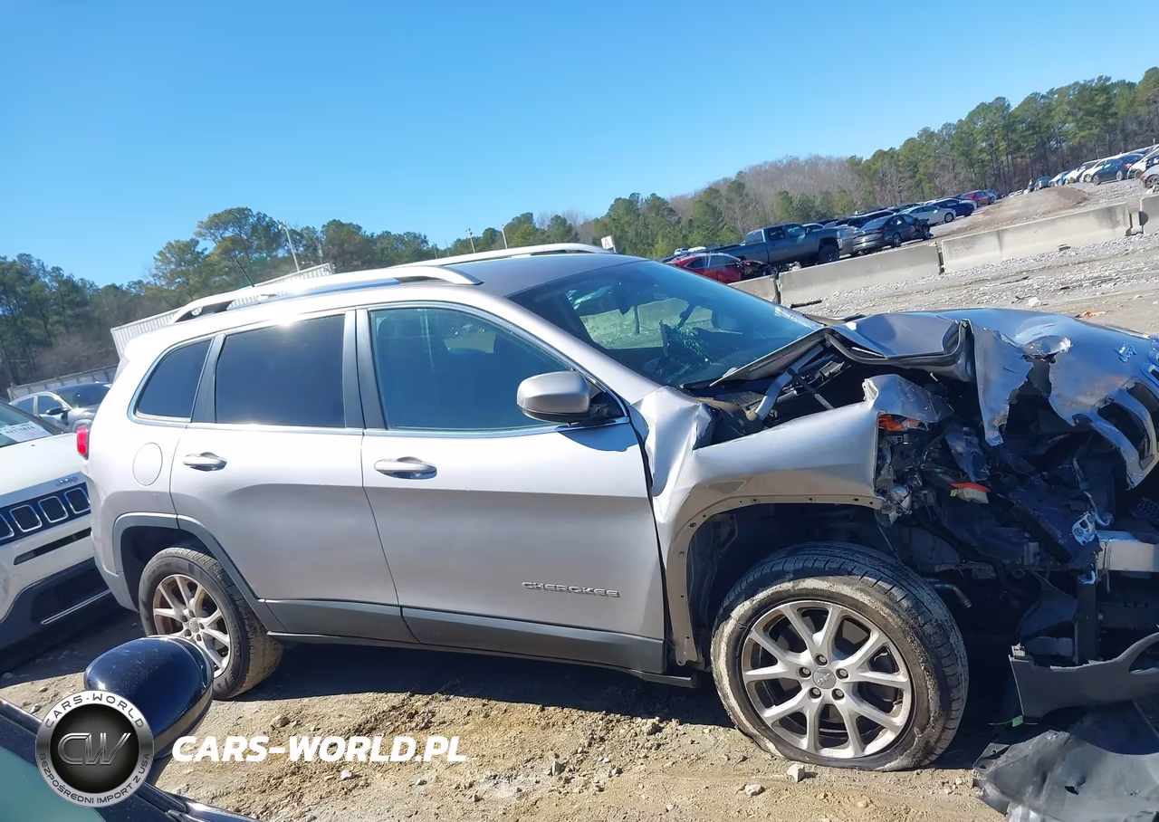 2018 Jeep Cherokee Latitude Fwd VIN:1C4PJLCBXJD590342 - 13